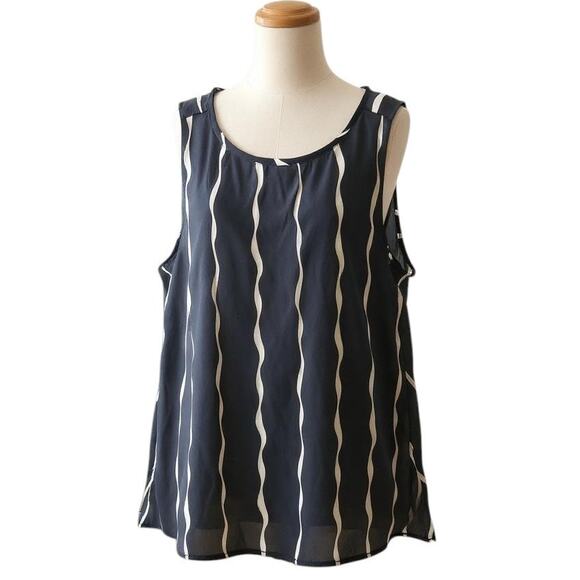 2 for $25 | PREMISE Studio Navy‎ White Wavy Stripe Sleeveless Top Large NWT - Picture 1 of 6